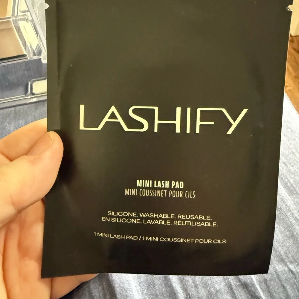 Lashify kit! - Picture 7 of 12